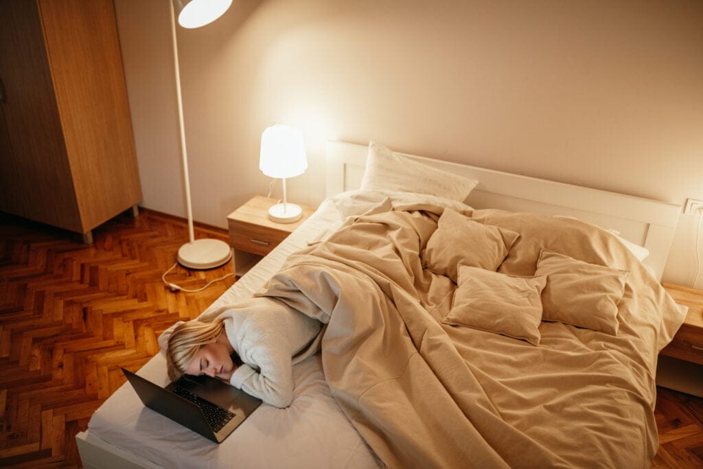 social media and insomnia
acceptance path